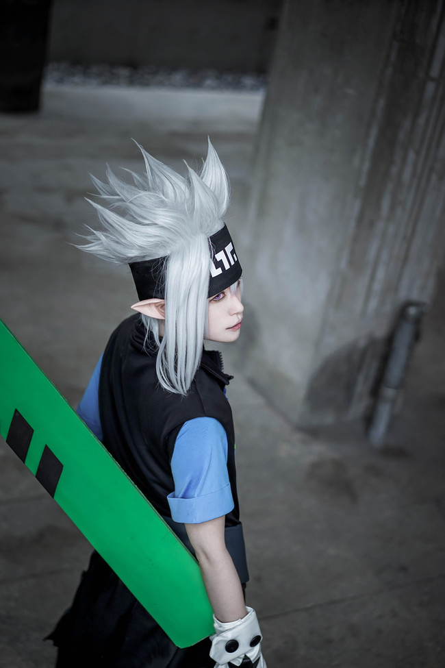 开运(中国)-泫雅出道13年男友送惊喜 素颜出镜甜蜜许愿超级开心